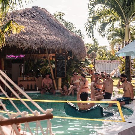 Clandestino Hostel Canggu Экстерьер фото